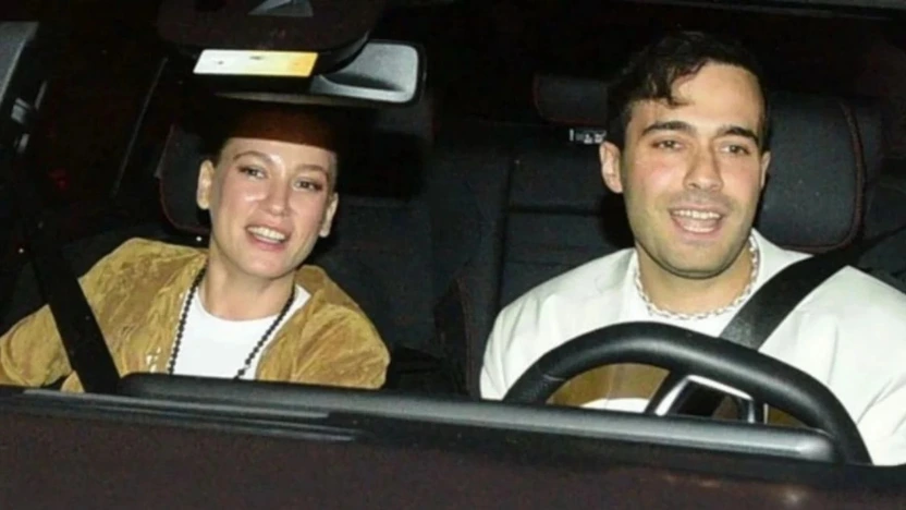 Serenay Sarıkaya ve Mert Demir Aşkı Arabada
